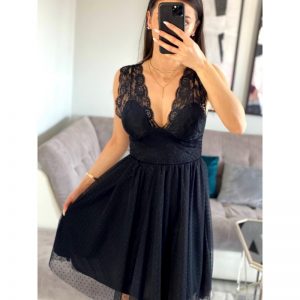 Marsala czarna sukienka koronkowa z tiulem długości midi oraz głębokim dekoltem - butik online smlfashion.pl
