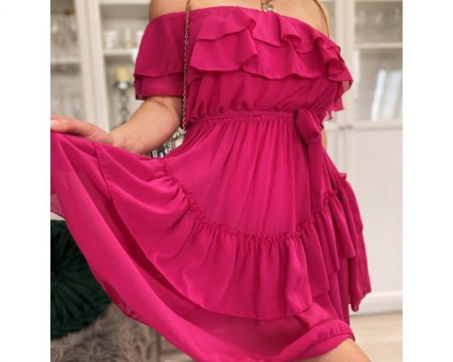 Piękna sukienka hiszpanka z falbankami w kolorze fuksji