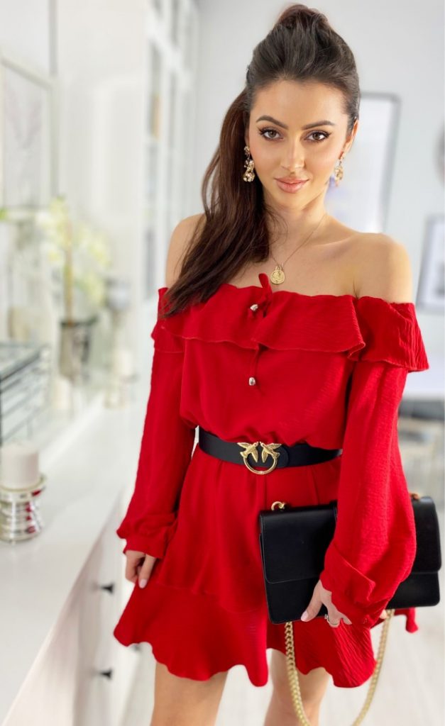 Czerwona sukienka mini z falbankami butik online smlfashion (6)