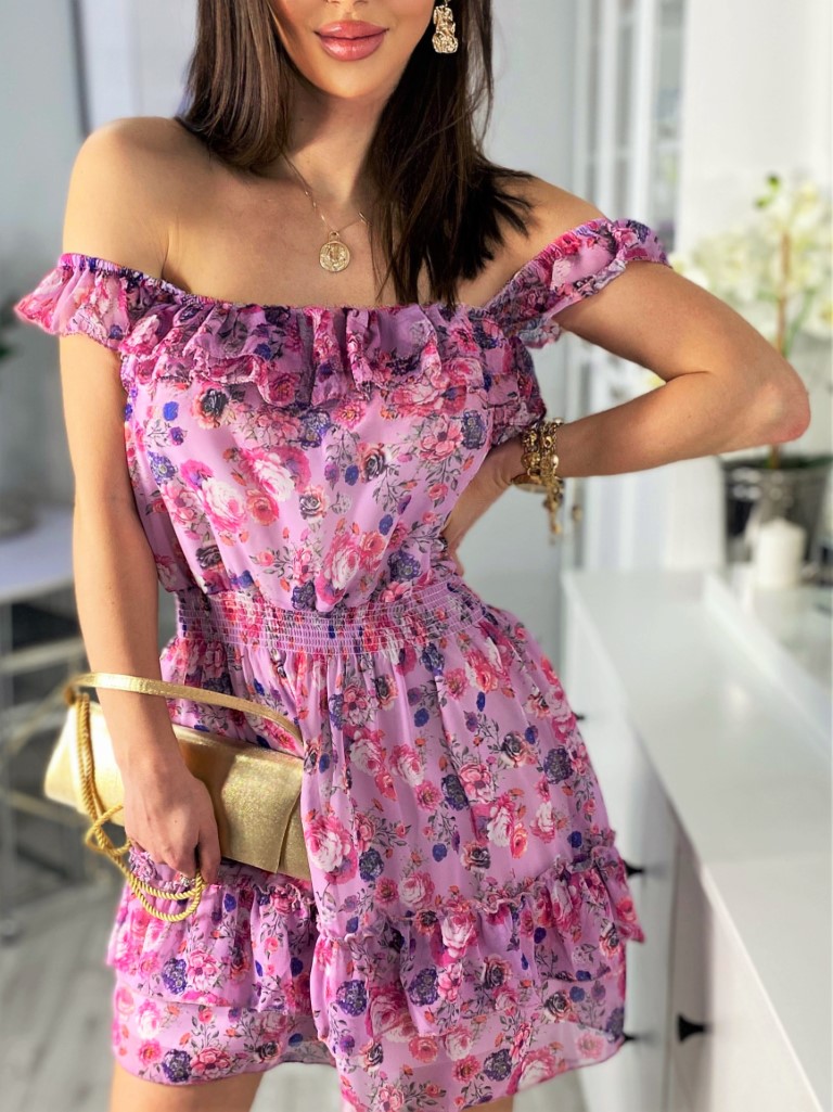 fioletowa sukienka w kwiaty